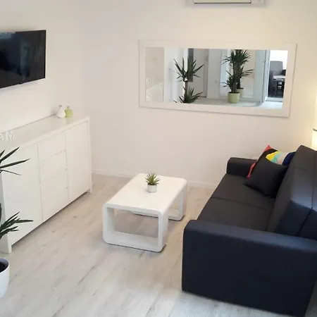 Downtown Park Suites *